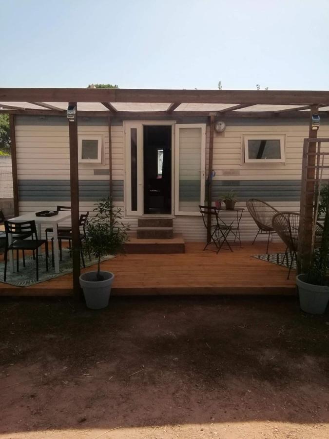 Mobilhome A Frejus A 15 Minute De La Mer Sur Terrain Independant ภายนอก รูปภาพ