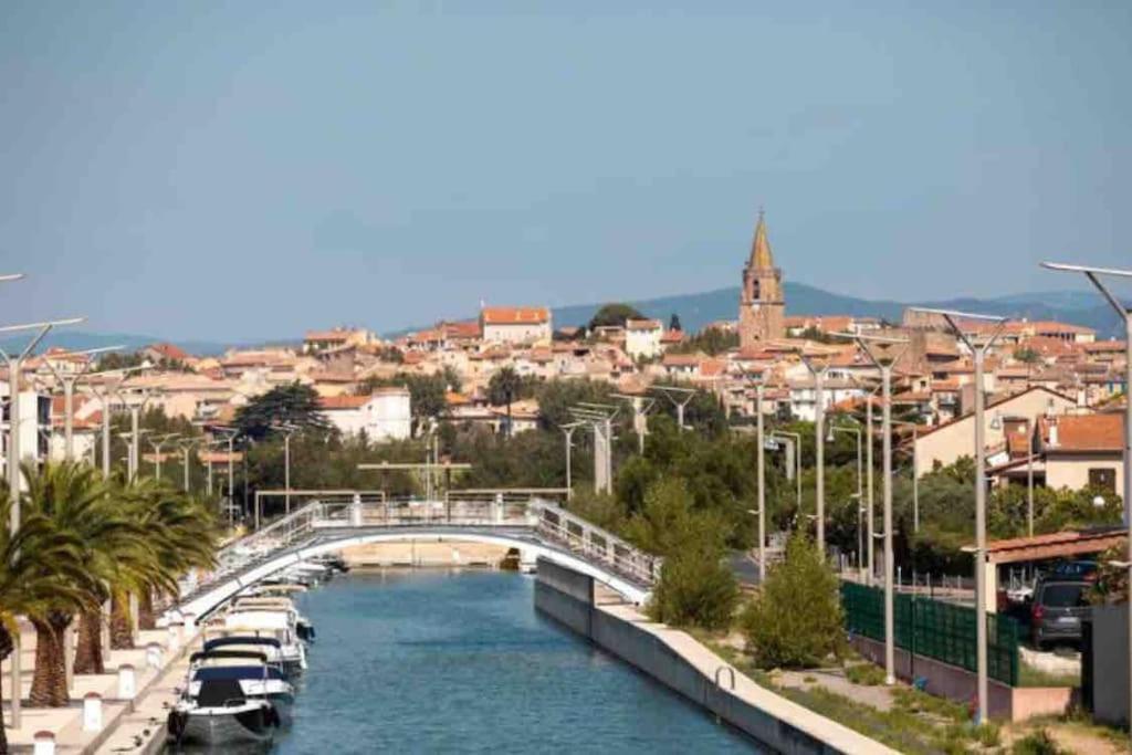 Mobilhome A Frejus A 15 Minute De La Mer Sur Terrain Independant ภายนอก รูปภาพ
