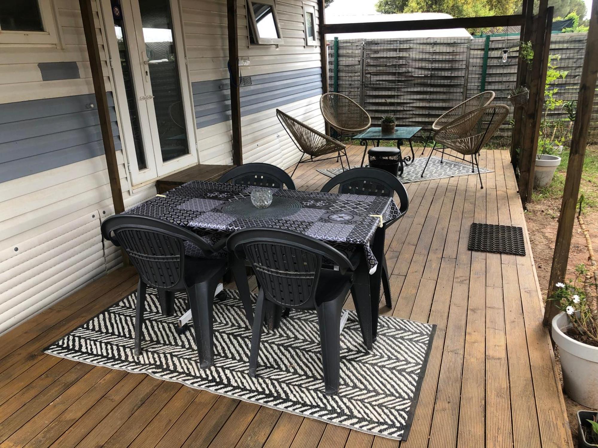 Mobilhome A Frejus A 15 Minute De La Mer Sur Terrain Independant ภายนอก รูปภาพ